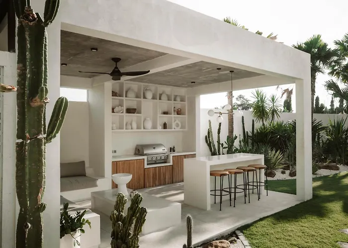 Nanuku House Villa Canggu 